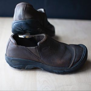 COPY - Great men’s casual Keen shoes size 9.5